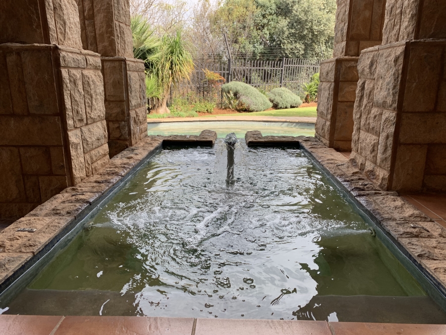 5 Bedroom Property for Sale in Birdwood Estate North West